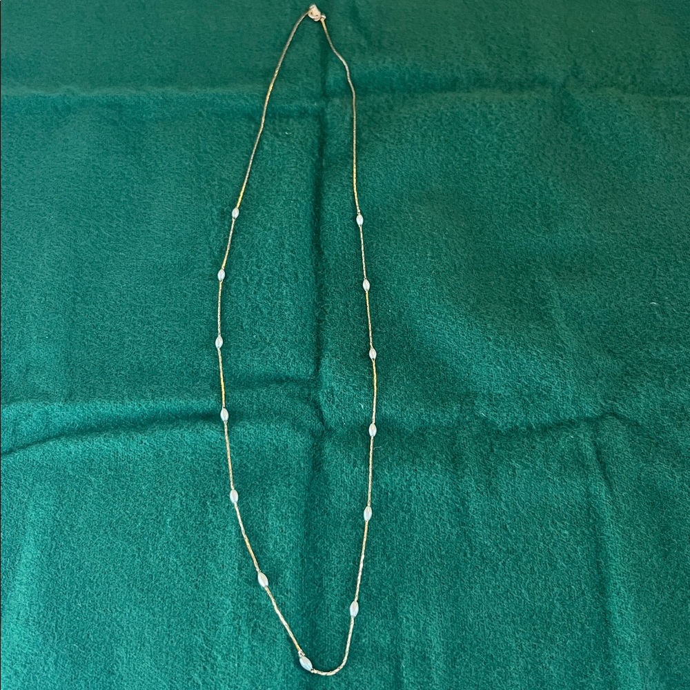 Elegant Gold and Pearl Necklace